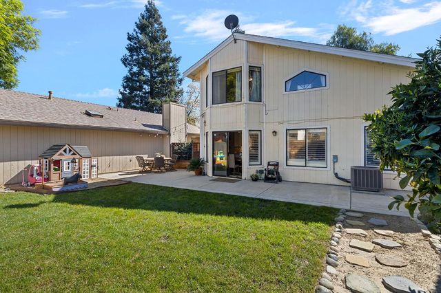 6931 Springmont Dr, Elk Grove, CA 95758