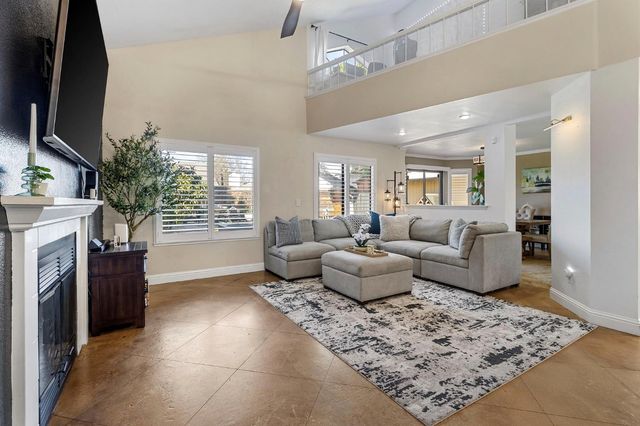 6931 Springmont Dr, Elk Grove, CA 95758