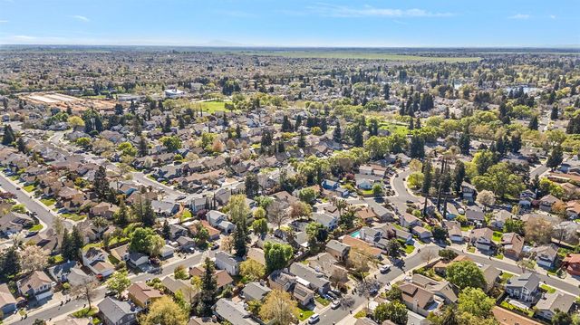 6931 Springmont Dr, Elk Grove, CA 95758