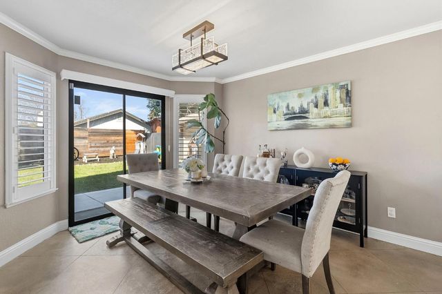 6931 Springmont Dr, Elk Grove, CA 95758