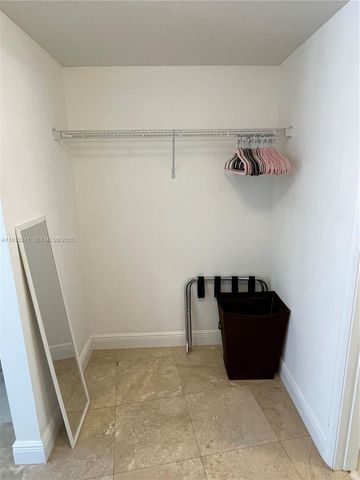 1750 N Bayshore Dr 2904, Miami, FL 33132