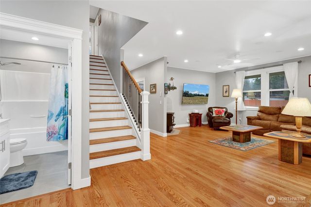 8350 Holly Lane, Maple Falls, WA 98266