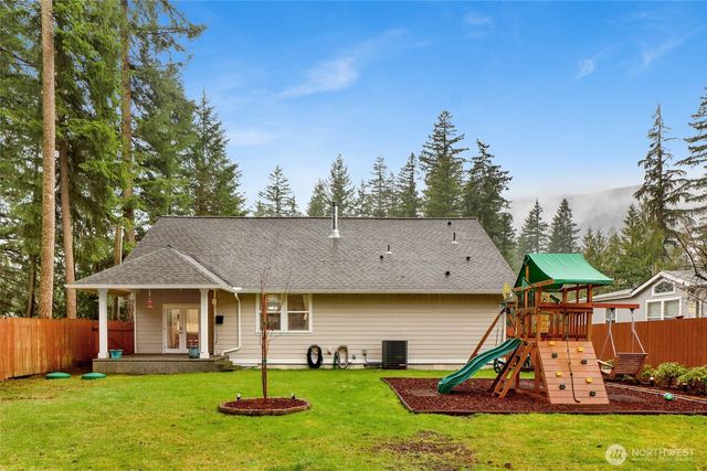 8350 Holly Lane, Maple Falls, WA 98266