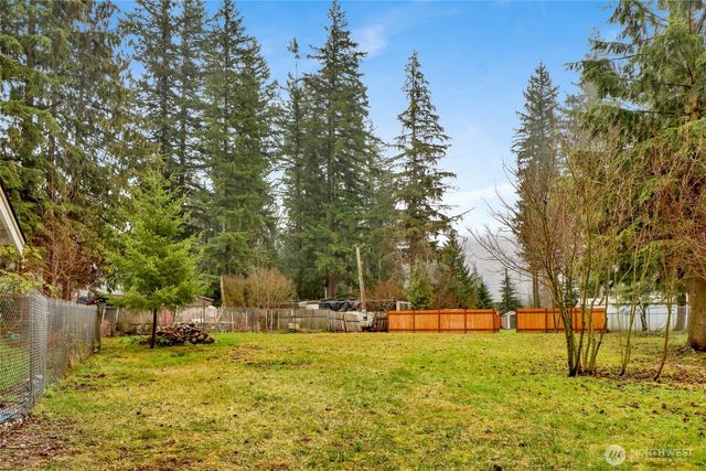 8350 Holly Lane, Maple Falls, WA 98266
