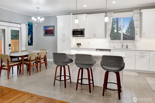 8350 Holly Lane, Maple Falls, WA 98266