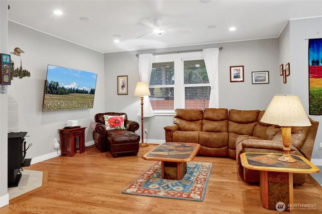 8350 Holly Lane, Maple Falls, WA 98266