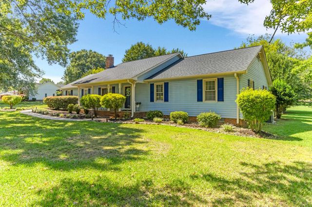 7 Chestnut Ridge Drive, Inman, SC 29349