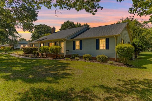 7 Chestnut Ridge Drive, Inman, SC 29349
