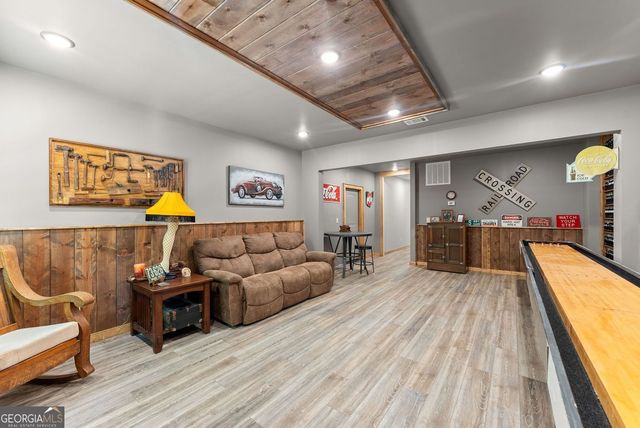 1055 S Laceola Road, Cleveland, GA 30528