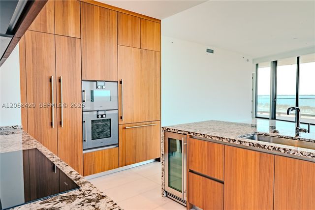 175 SE 25th Rd 1002, Miami, FL 33129