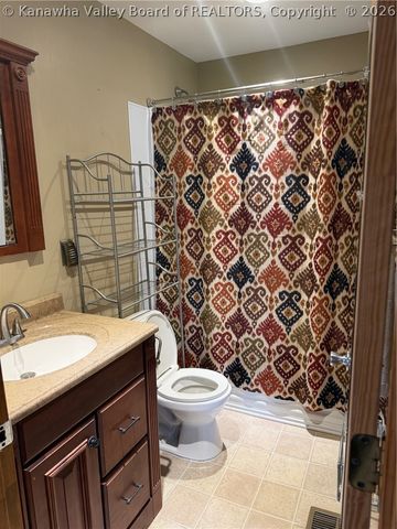 211 West Street, St Albans, WV 25177