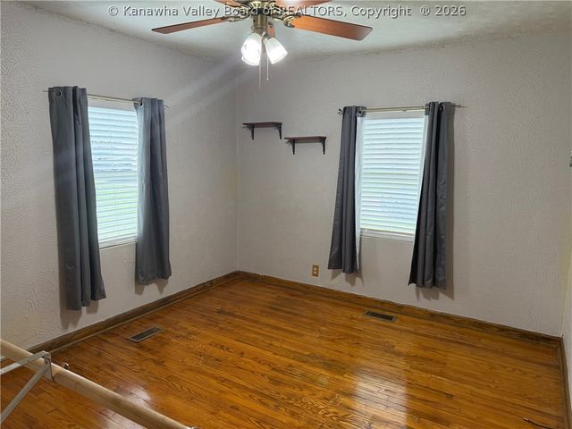 211 West Street, St Albans, WV 25177