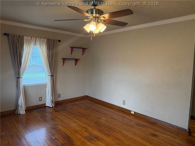 211 West Street, St Albans, WV 25177