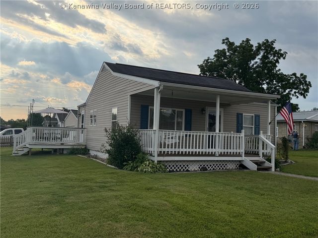 211 West Street, St Albans, WV 25177