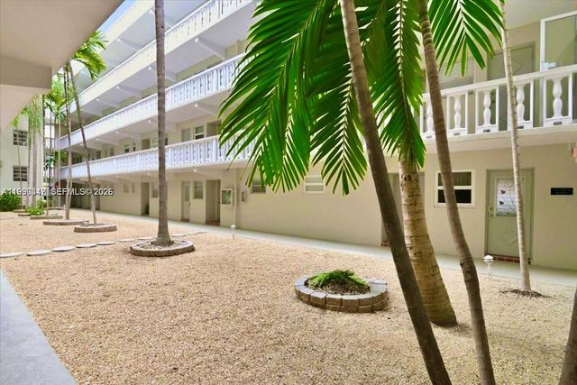 330 SE 2nd St 101G, Hallandale Beach, FL 33009