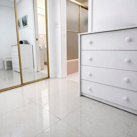 330 SE 2nd St 101G, Hallandale Beach, FL 33009