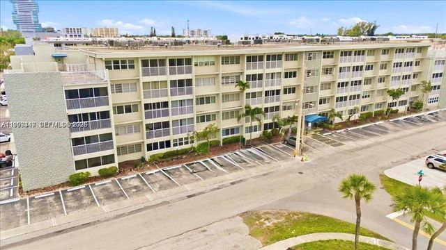 330 SE 2nd St 101G, Hallandale Beach, FL 33009