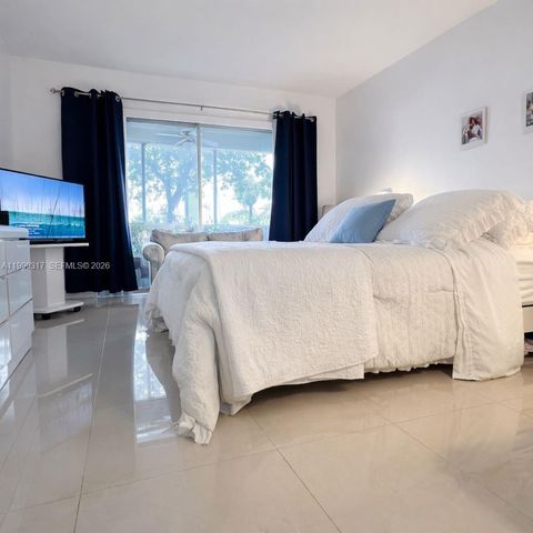 330 SE 2nd St 101G, Hallandale Beach, FL 33009