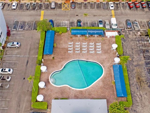 330 SE 2nd St 101G, Hallandale Beach, FL 33009