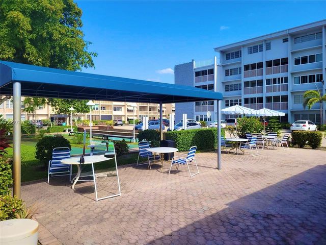 330 SE 2nd St 101G, Hallandale Beach, FL 33009