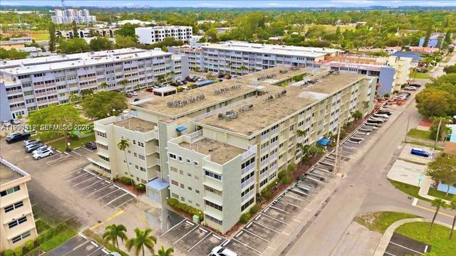 330 SE 2nd St 101G, Hallandale Beach, FL 33009