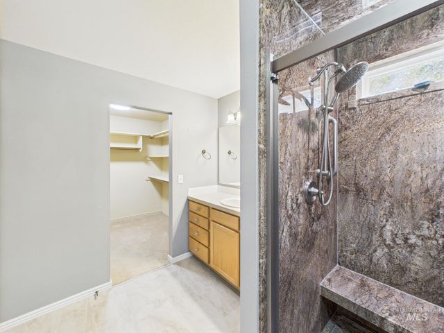 265 N Hullen Pl, Star, ID 83669