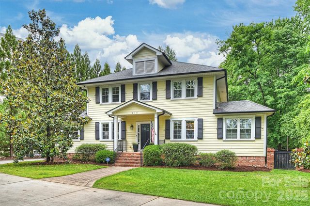614 Olde Cotswold Court, Charlotte, NC 28211