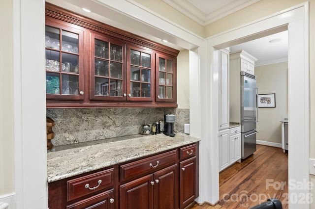 614 Olde Cotswold Court, Charlotte, NC 28211