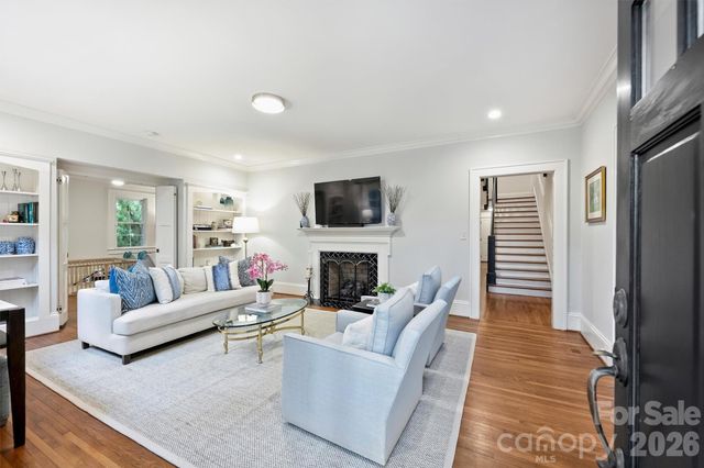 614 Olde Cotswold Court, Charlotte, NC 28211