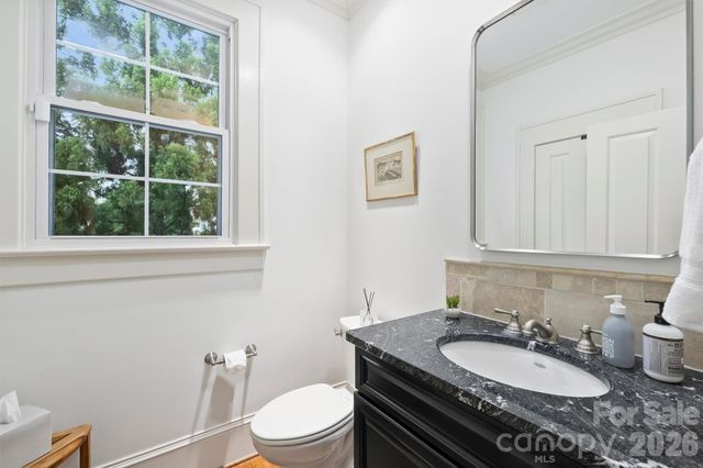 614 Olde Cotswold Court, Charlotte, NC 28211
