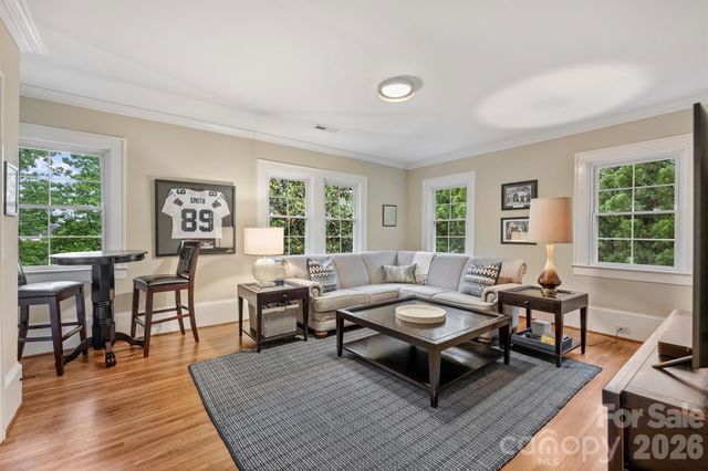 614 Olde Cotswold Court, Charlotte, NC 28211