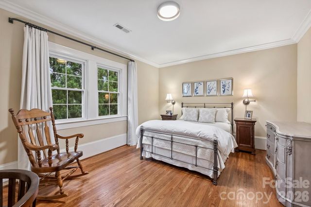 614 Olde Cotswold Court, Charlotte, NC 28211