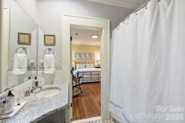 614 Olde Cotswold Court, Charlotte, NC 28211