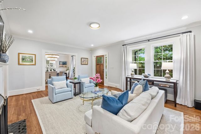 614 Olde Cotswold Court, Charlotte, NC 28211