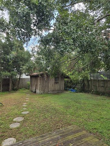 11821 VERA AVENUE, Tampa, FL 33618