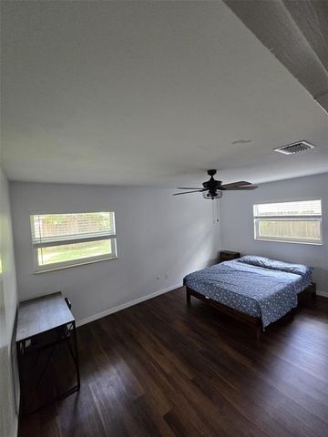 11821 VERA AVENUE, Tampa, FL 33618