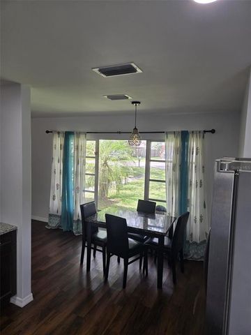 11821 VERA AVENUE, Tampa, FL 33618