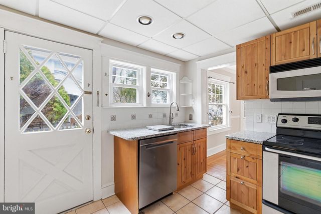 530 E MANOA RD, Havertown, PA 19083