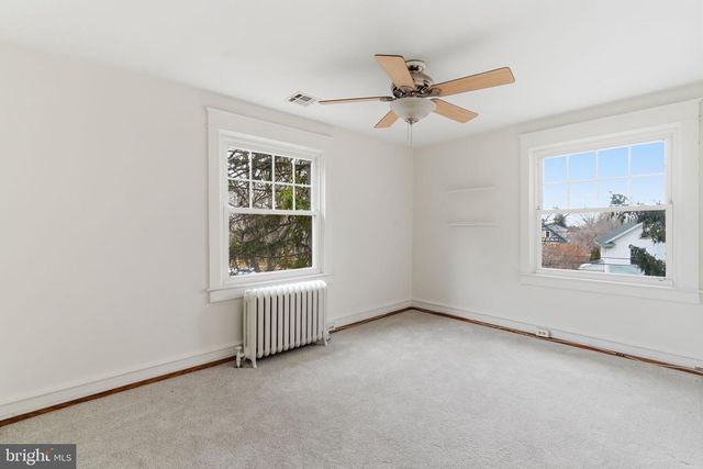 530 E MANOA RD, Havertown, PA 19083