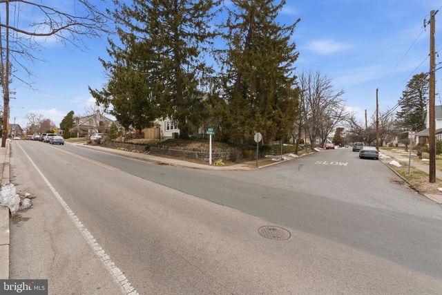 530 E MANOA RD, Havertown, PA 19083