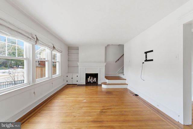 530 E MANOA RD, Havertown, PA 19083