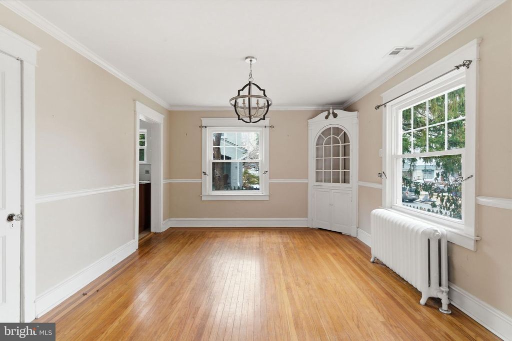 530 E MANOA RD, Havertown, PA 19083