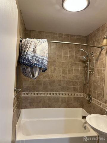5 Kate Terrace, Piscataway, NJ 08854