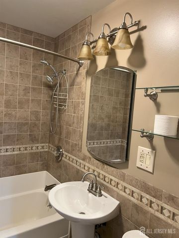 5 Kate Terrace, Piscataway, NJ 08854
