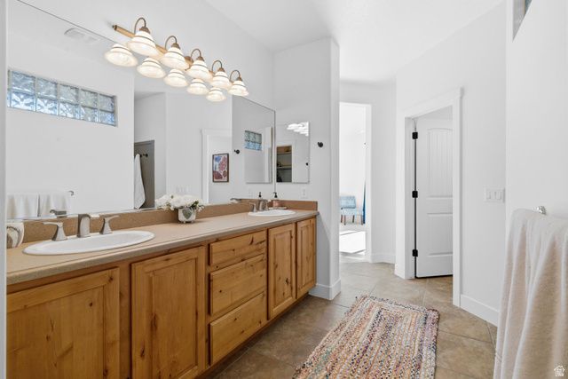 2498 E CANYON DR, Washington, UT 84780