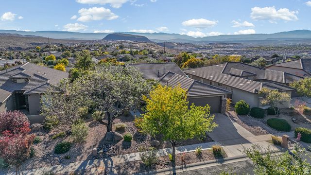 2498 E CANYON DR, Washington, UT 84780