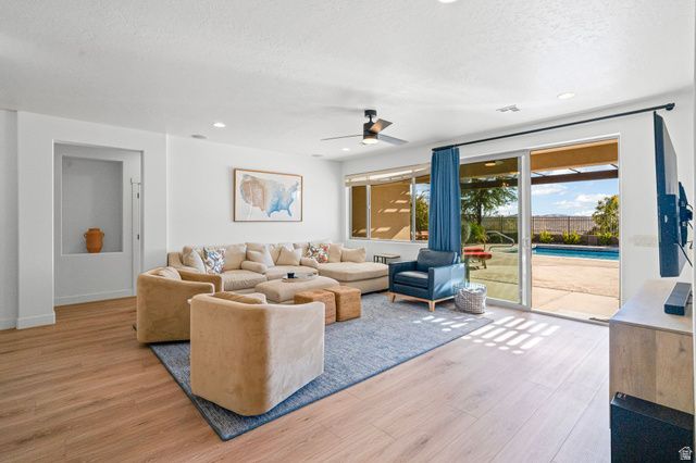 2498 E CANYON DR, Washington, UT 84780