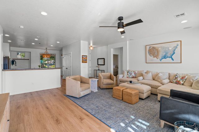 2498 E CANYON DR, Washington, UT 84780