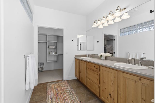 2498 E CANYON DR, Washington, UT 84780