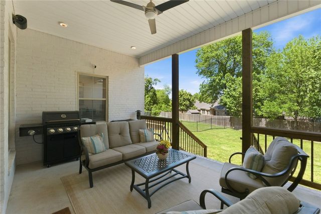 341 N Ainsley Loop, Fayetteville, AR 72704